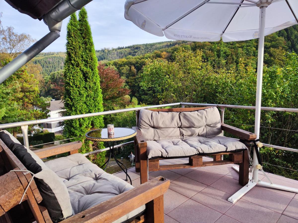 Wohlfuehloase Eifelsteig Villa ซิมเมอร์อาท ภายนอก รูปภาพ